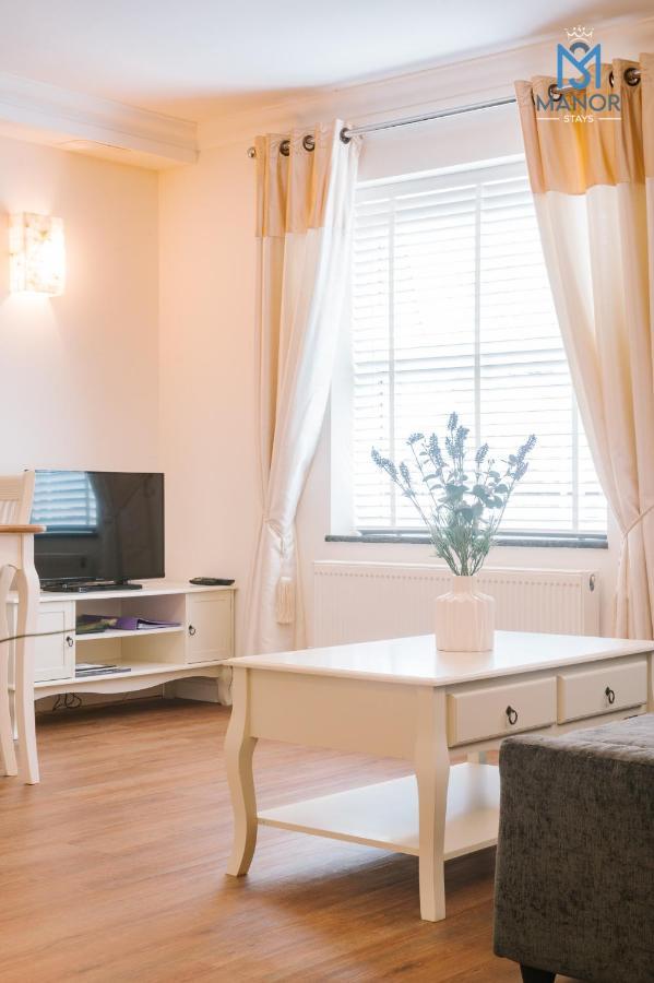 Charming Chic Appartment With 24Hr Parking Нортхемптон Экстерьер фото